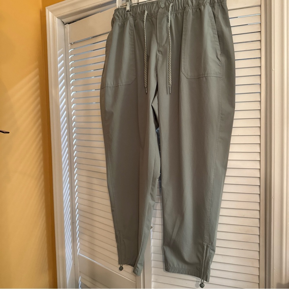 Avalanche Sage Green Jogger Pants